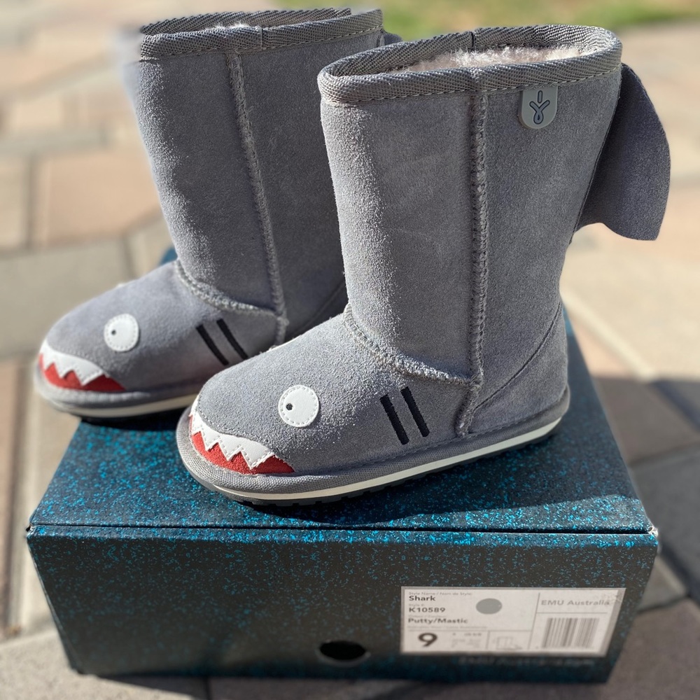 EMU Australia Shark boots size 9